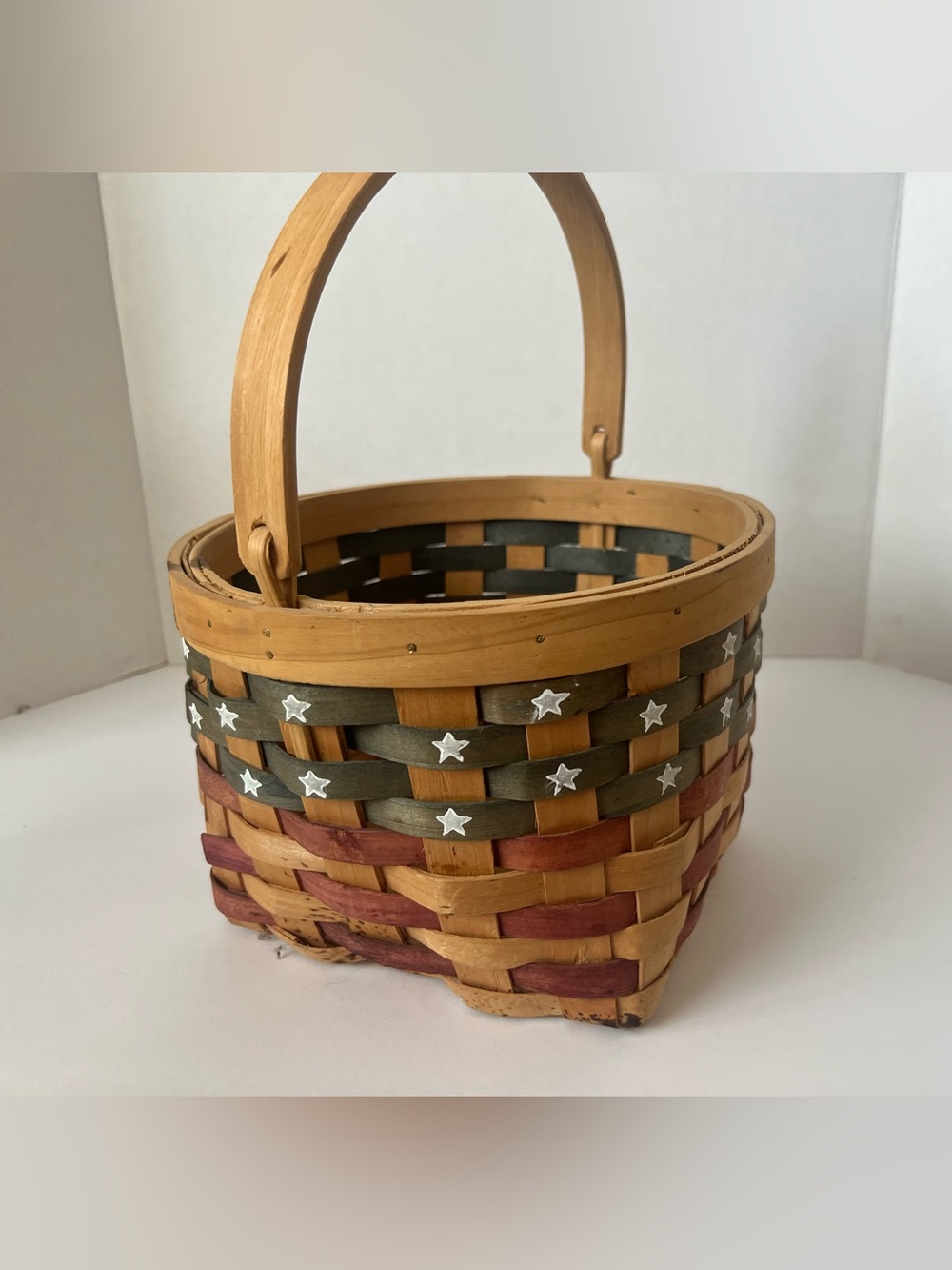 Vintage Handwoven Americana Patriotic Wood Splint Basket Swing Handle Red White